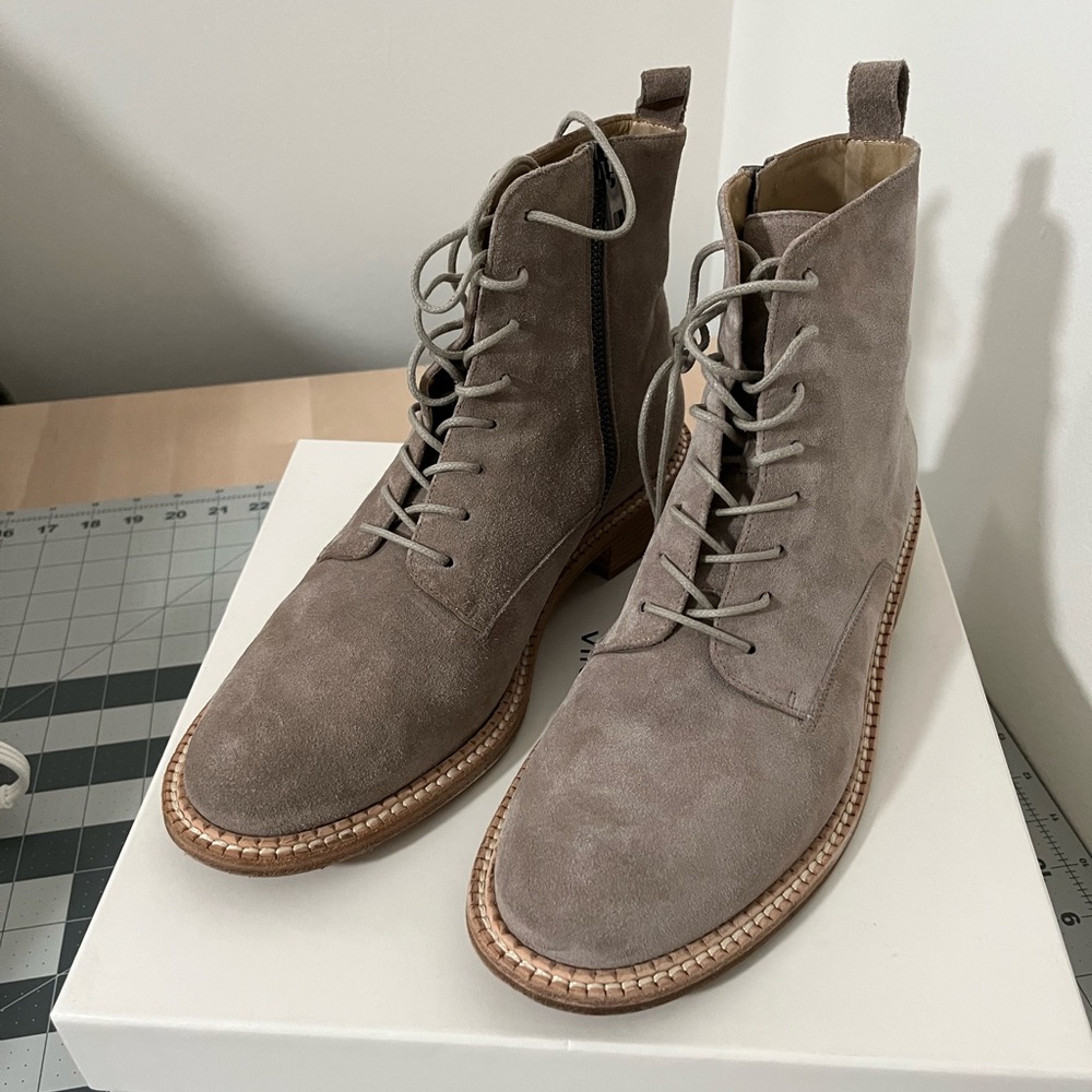 Vince Cabria Lace Up Suede Boot LT Smokewood 9.5